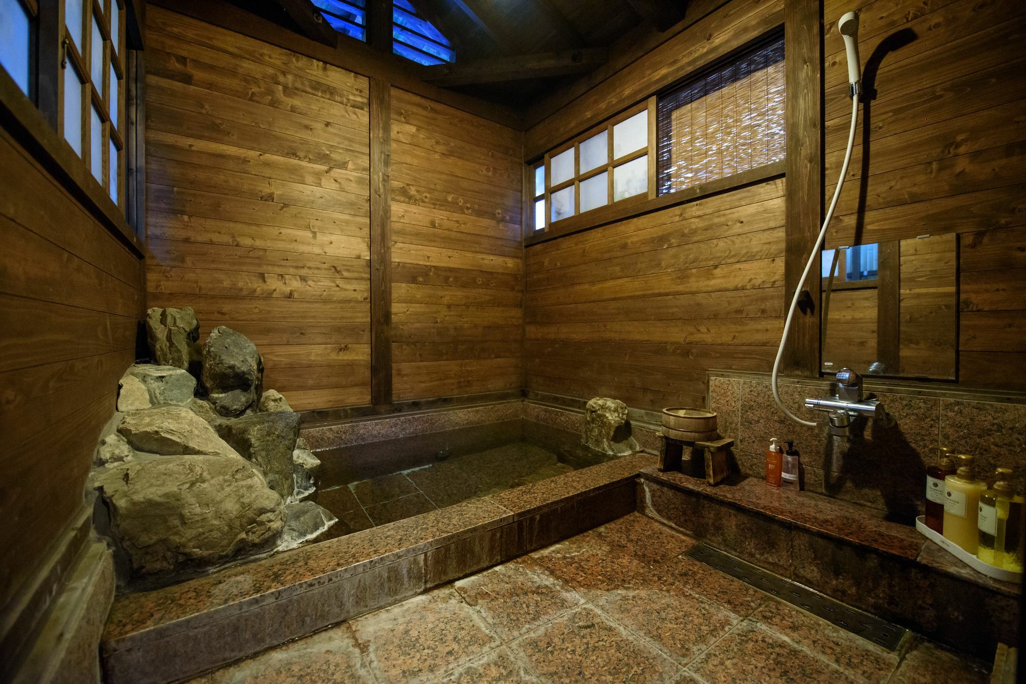 Yunohira Kamiyanagiya Hotell Yufu Eksteriør bilde